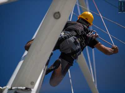 ...e raggiungere la cima per monitorare la stabilit� del mezzo